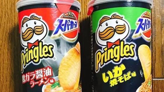 慶祝50週年！品客推出泡麵味洋芋片