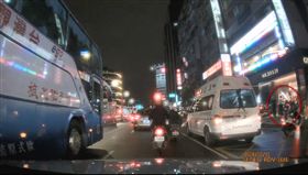 台北,南京東路,屁孩,尬車,謝亞軒（圖／翻攝自爆廢公社）