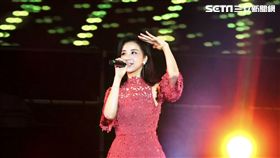 魏暉倪演唱成名夯曲《逆風飛翔》。