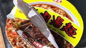 泡麵,包裝,俄羅斯娃娃,出包,／翻攝自爆怨公社