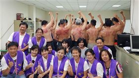 為打火兄弟調理經絡 鳳凰志工揪感心