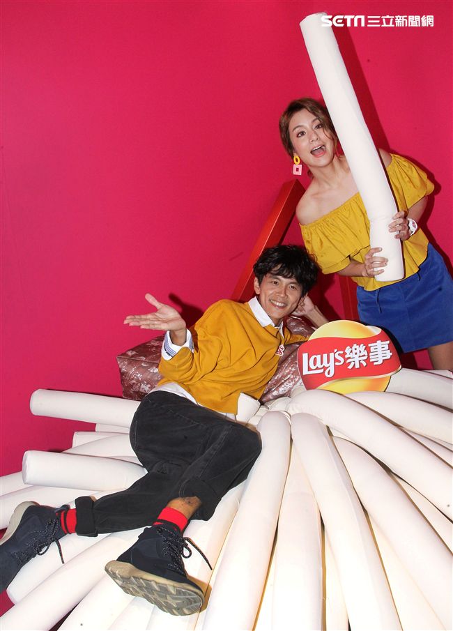 網美場景拍上癮莎莎、阿翔預告未來轉行當攝影。（記者邱榮吉/攝影）