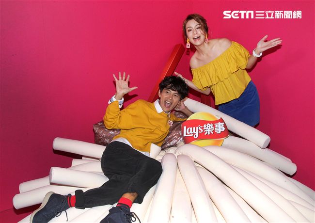 網美場景拍上癮莎莎、阿翔預告未來轉行當攝影。（記者邱榮吉/攝影）