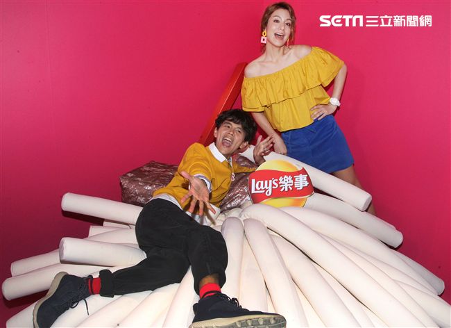 網美場景拍上癮莎莎、阿翔預告未來轉行當攝影。（記者邱榮吉/攝影）