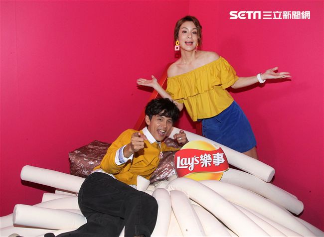 網美場景拍上癮莎莎、阿翔預告未來轉行當攝影。（記者邱榮吉/攝影）