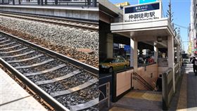 3歲孫生日禮物掉鐵軌　爺講完「我現在回家」跳下去撿遭撞死（圖／翻攝自pixabay、Google Map）