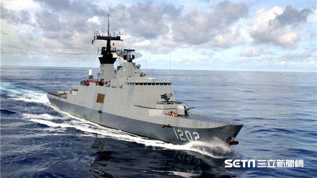 承德艦爆軍機外洩　女檢察官登艦搜查