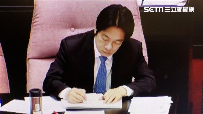 拍板停建深澳　賴揆遞神秘小紙條曝光