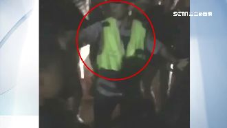 3大叔亮槍談判　激怒50少年遭圍毆