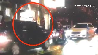 男子亂停車遭叭！怒開「道具槍」遭逮