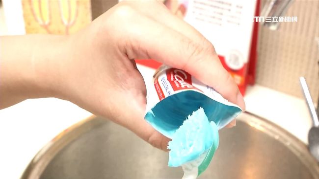 牙膏擠不出來剪開用？恐成小強最愛！