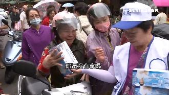 婆媽瘋搶競選面紙　工廠訂單接到手軟