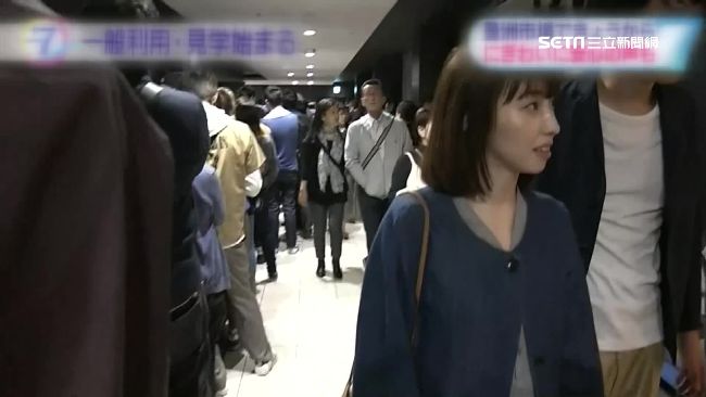 東京豐洲市場開放首日　朝聖人潮擠爆