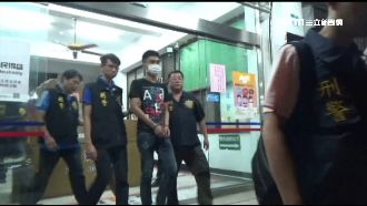 強賣兄弟茶遭譏笑　惡煞撂人開槍警告