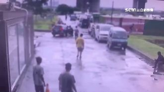 疑香油錢遭私吞　莽男信眾持槍嚇主委