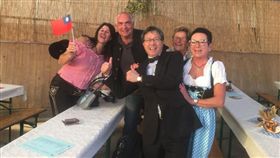 德國人,台灣,Taiwan,駐德國代表,謝志偉,國旗
圖/翻攝自謝志偉粉絲頁