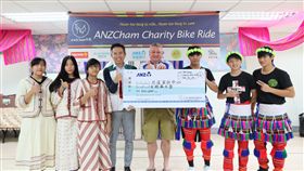 澳紐商會慈善單車行 送愛花蓮家扶