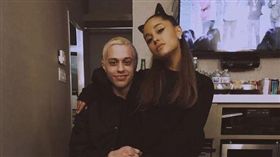 亞莉安娜（Ariana Grande）與喜劇演員皮特戴維森（Pete Davidson）取消婚約。(翻攝IG)