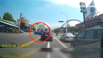 有錢就任性？賓利狂違規94要買水果