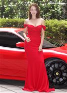 潘慧如性感火紅低胸爆乳洋裝千萬法拉利出場。（記者邱榮吉/攝影）