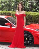 潘慧如性感火紅低胸爆乳洋裝千萬法拉利出場。（記者邱榮吉/攝影）