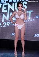 性感JKF女郎張語昕擁34F豪乳在網路以尺度大聞名。（記者邱榮吉/攝影）