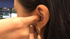 挖耳朵,耳朵,耳屎(記者郭奕均攝影)