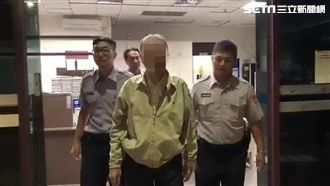 不滿候選人政見　頑翁怒撕毀競選旗幟