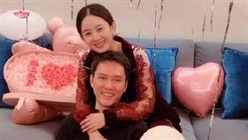 趙麗穎/馮紹峰/放閃/宣布結婚。(翻攝微博)