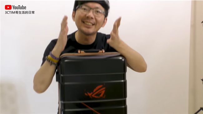 ROG Phone全配　用登機箱裝