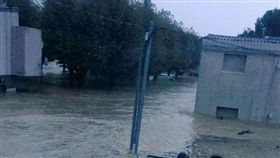 法國奧德（Aude）地區大淹水造成至少11人死亡，3人失蹤。（圖／翻攝推特）