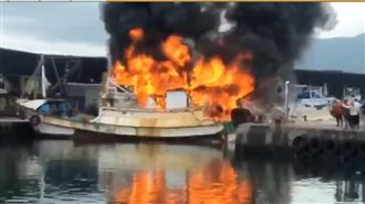 宜蘭漁港火燒船　2人救火受傷急送醫