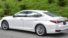 Lexus ES 300h(圖/車訊網)