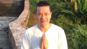 現年58歲的香港知名主持人洪朝豐。(翻攝臉書)