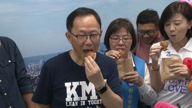 丁推「叮叮雞蛋糕」　慘遭網友打槍