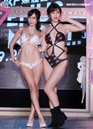 日本AV女優JULIA、水野朝陽難得同台。（記者邱榮吉/攝影）