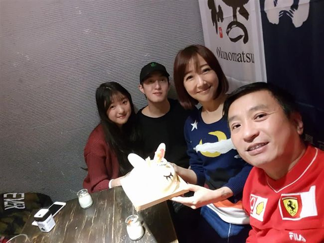 余皓然一家感情很好。(圖/翻攝臉書)