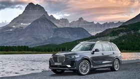 BMW X7休旅車。（圖／翻攝網站）