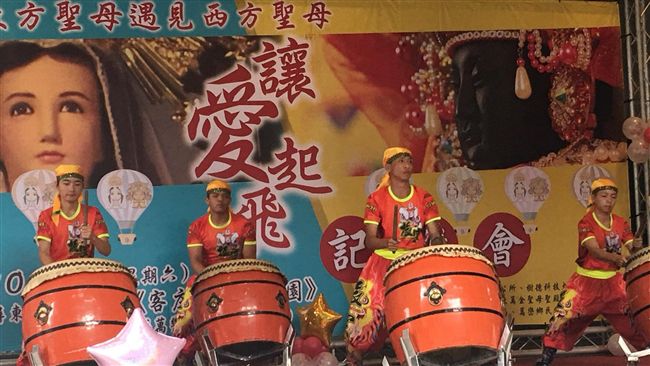 讓愛起飛！東西方聖母共乘熱氣球傳愛