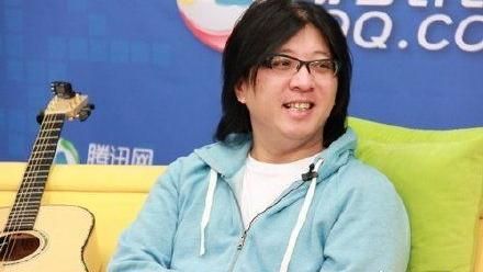 袁惟仁2018年在家中不慎摔倒，昏迷送醫後確診腦溢血（出血性中風）。（圖／翻攝自袁惟仁微博）