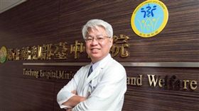 ▲仁醫休假棄兒不顧　成功救援血崩產婦（圖／翻攝自黃元德臉書）
https://goo.gl/Tj7M9b