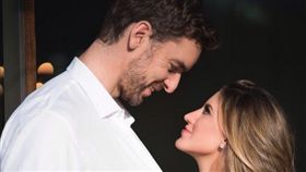 大賈索求婚成功　將小8歲女友娶回家
NBA,聖安東尼奧馬刺,Pau Gasol,求婚
翻攝自Pau Gasol推特、IG