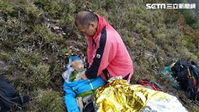 71歲翁登八通關 脫隊昏迷直升機載下山／翻攝畫面