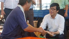 陳其邁,前鎮,高雄區漁會魚市場,計程車,高雄市長,九合一選舉 圖/翻攝自陳其邁臉書
