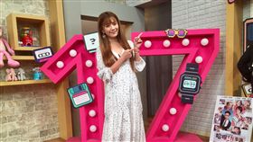 解婕翎、鳥屎上《趣你的娛樂》
圖／17 Media提供