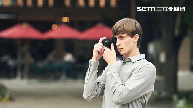 全球最輕巧！Sony再推兩旅遊神機