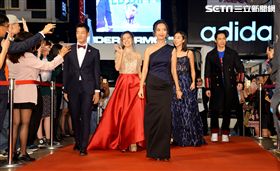 《明日之星》眾演員亮麗現身走紅毯。（圖／妹妹娃娃多媒體）