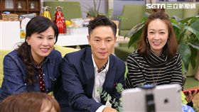 涂善妮(左起)、謝祖武、潘慧如齊聚看《初戀的情人》首播。（圖／TVBS提供）