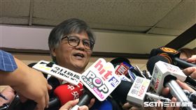 兆豐保險花蓮分公司經理吳蕚洋抽中台北市長候選人1號 盧冠妃攝