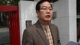 前南投縣長李朝卿涉收回扣　判刑定讞前南投縣長李朝卿被控藉莫拉克風災復建工程等案收取回扣，最高法院18日駁回部分上訴確定，以其犯8件回扣罪，各判刑12年到14年等不等刑期。（檔案照片）中央社　107年10月18日